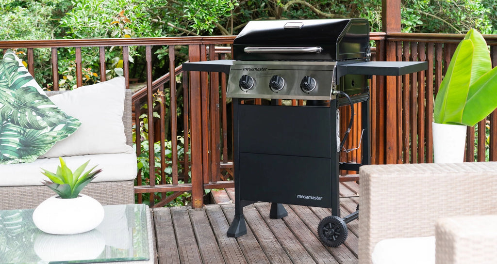 3-Burner Gas Grill with 2 Foldable Side Tables, 30000BTUs, Black/Silver L6500