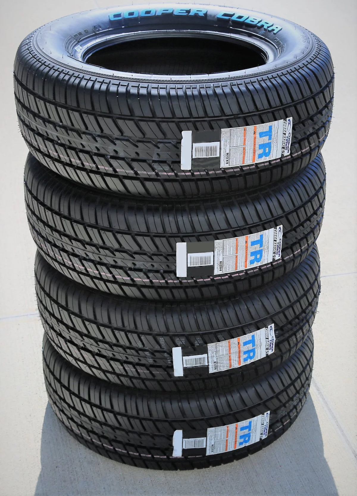 Set of 4 255/70R15 All Season Tires K57412