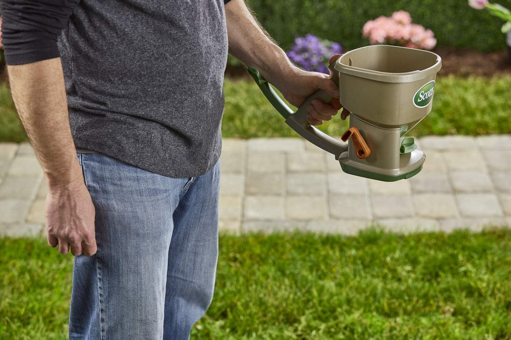Hand-Powered Handheld Spreader I92396