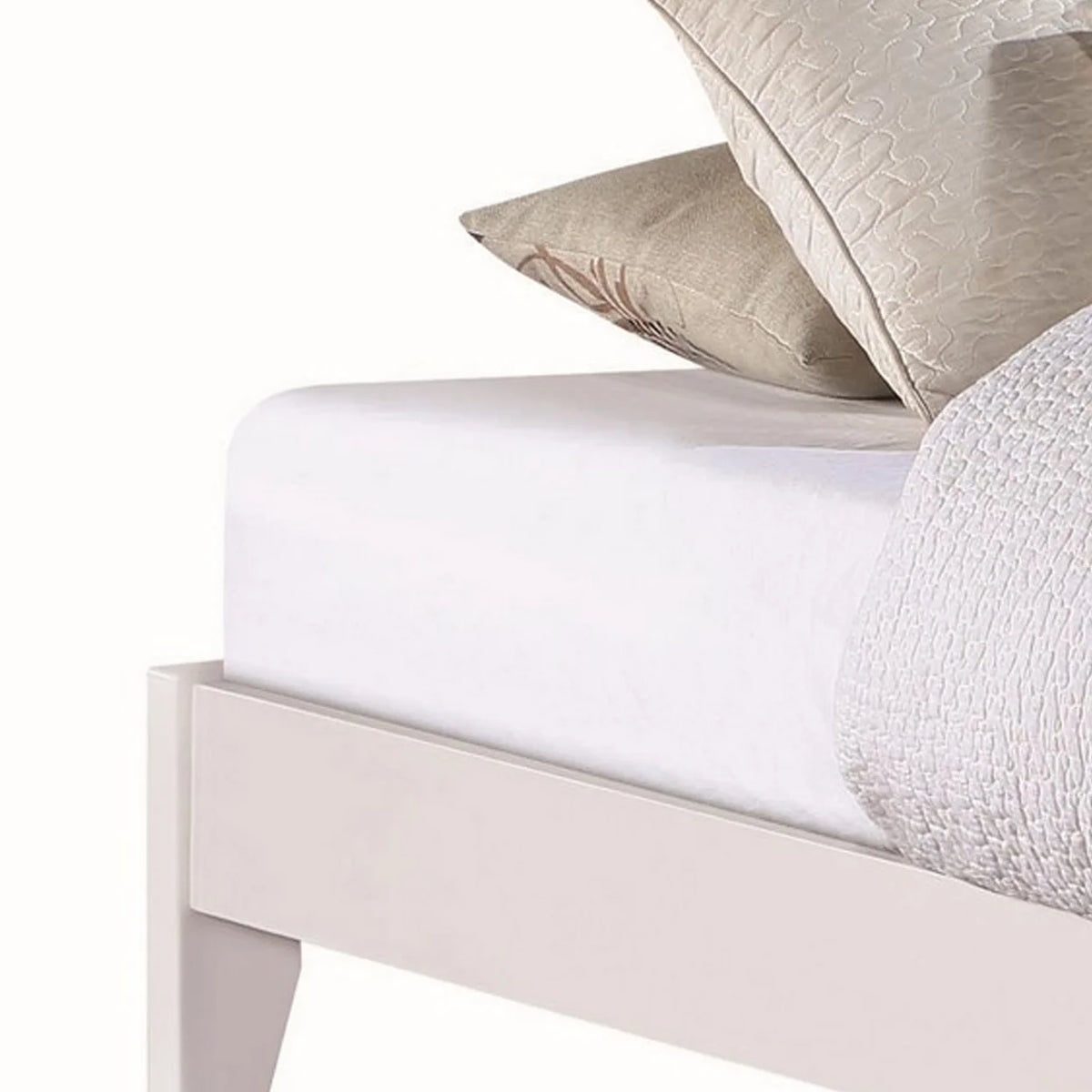 Queen Size Platform Bed with Panel Sides C40440