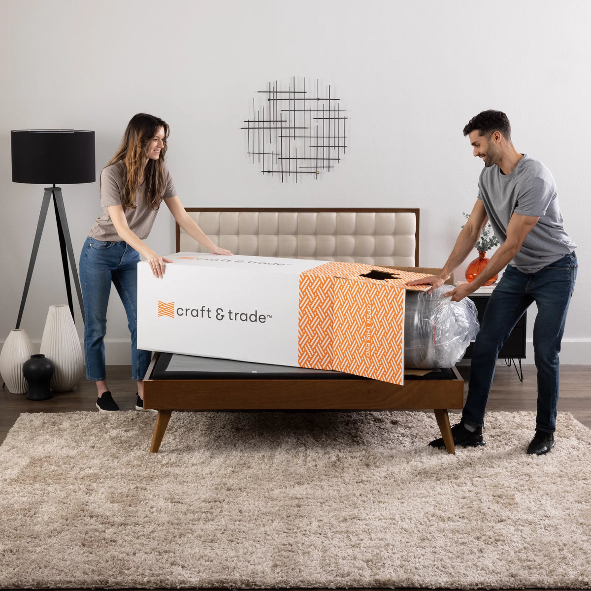 California King Hybrid Mattress with 2 Pillows H828943