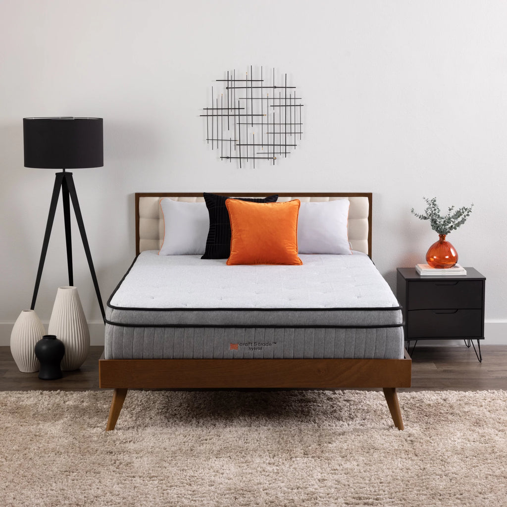 California King Hybrid Mattress with 2 Pillows H828943