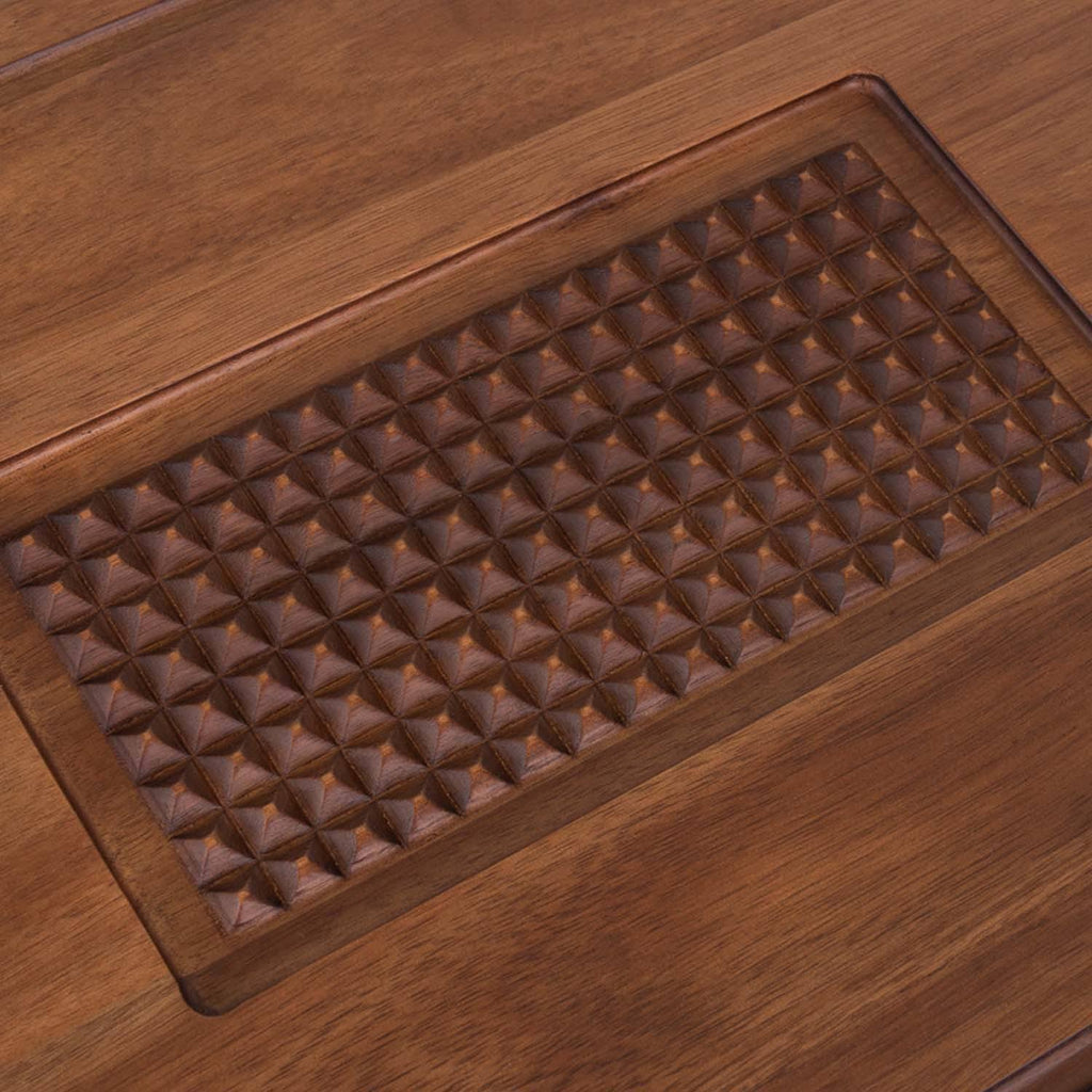 Acacia Carving Board with Juice Well E10552