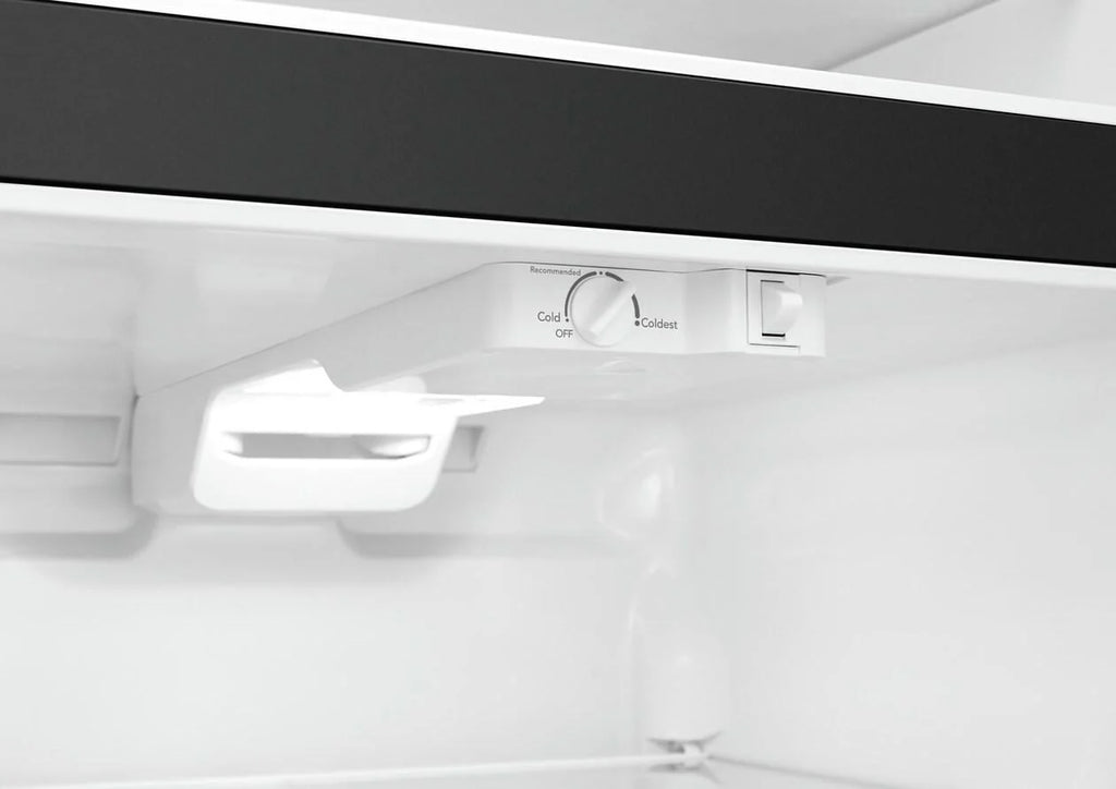 Top Freezer Freestanding Refrigerator White S828