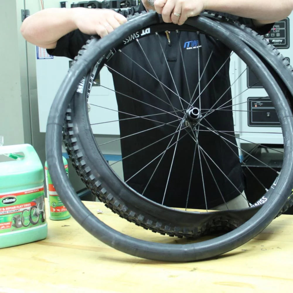 Self-Sealing Bicycle Tube Schrader 27.5 x 2.0-2.40 M26099