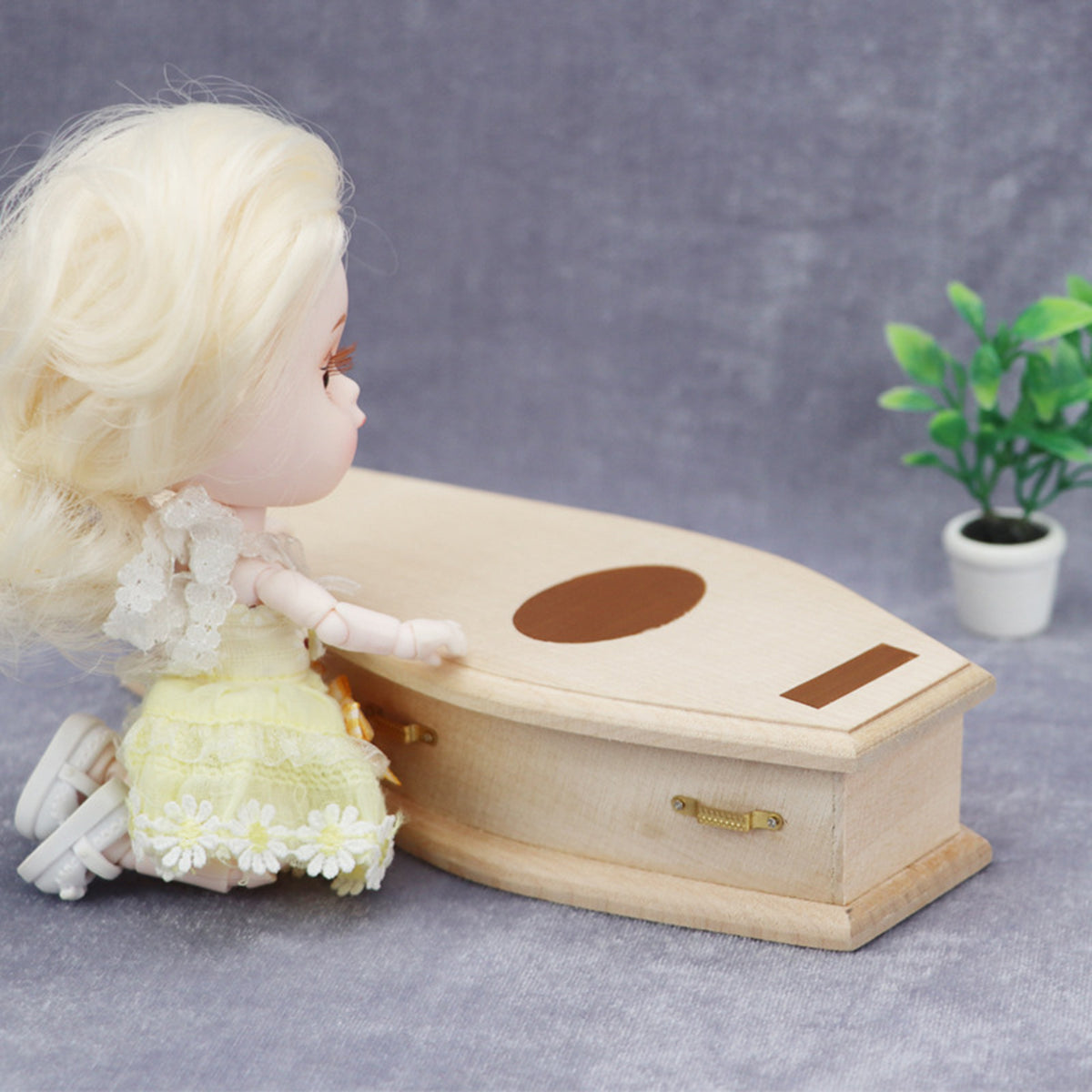 1/12 Scale Miniature Wooden Coffin DIY Decoration W665063