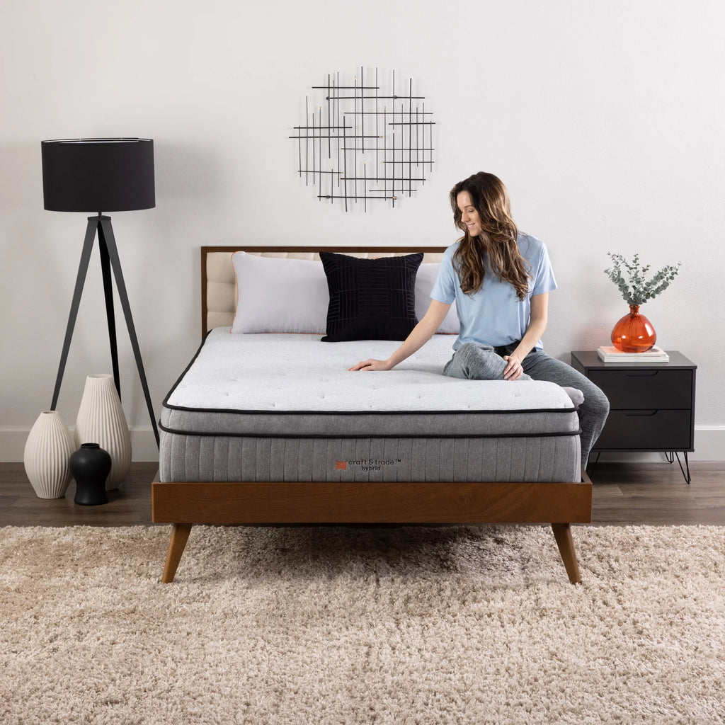 California King Hybrid Mattress with 2 Pillows H828943
